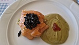 Farcellets de t&agrave;rtar de salm&oacute; fumat amb alvocat i mango, amb la seva salsa - Dinars a casa 10/02/2025
