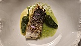 Llobarro a la brasa, bernesa I pebrots del padr&oacute; - Restaurant La Gurmanda
